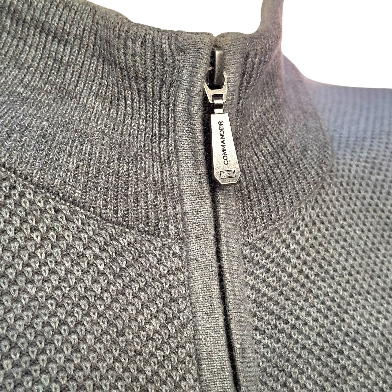 Bluzë me Zinxhir "COMMANDER"