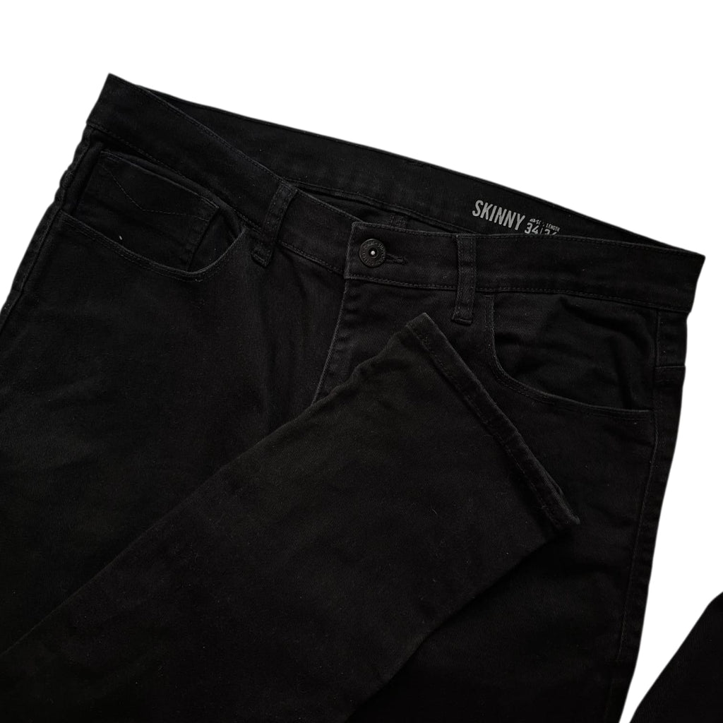 Farmerka të zeza skinny