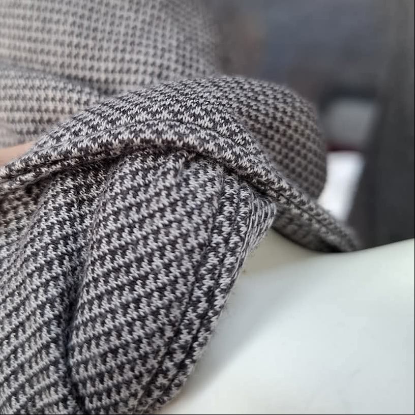 Bluzë me pulla (100% Cotton)